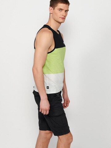 Tricou de la KOROSHI pe negru