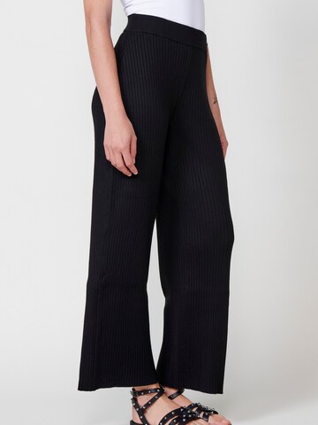 regular Pantaloni di KOROSHI in nero