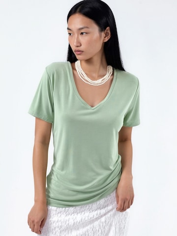 Busem - Camisa em verde: frente