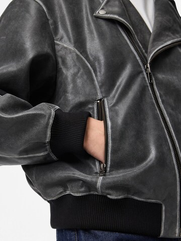 Veste mi-saison 'PCFEMMA' PIECES en noir