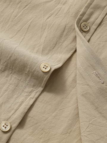 ALLTHEMEN Regular fit Button Up Shirt in Green
