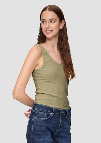QS Top in Green: front