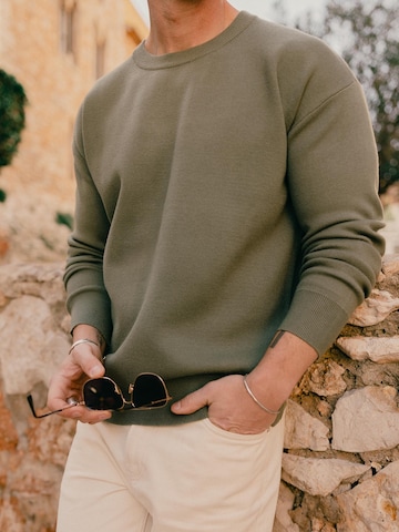 DAN FOX APPAREL Sweter 'Carlo' w kolorze zielony