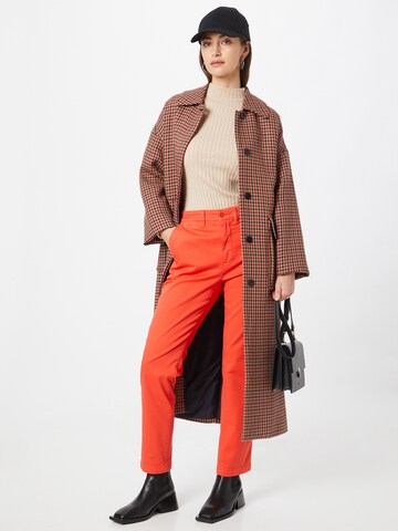 Coupe slim Pantalon chino 'GABBY' Lauren Ralph Lauren en orange