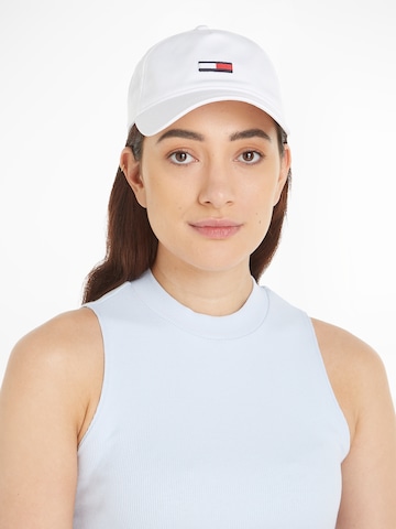 Tommy Jeans Cap in White: front