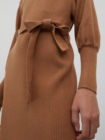 EDITED Knitted dress 'Malene' in Brown