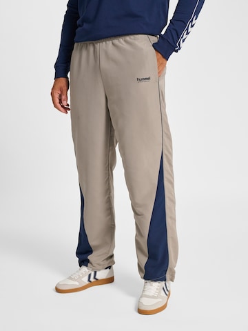 Hummel Regular Sporthose in Grau: Vorderseite