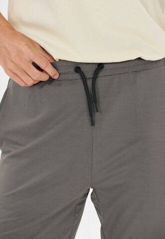 Virtus Loosefit Shorts 'Patrick V3' in Grau
