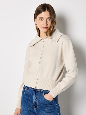 Cardigan bavarois ' ' Apricot en gris : devant