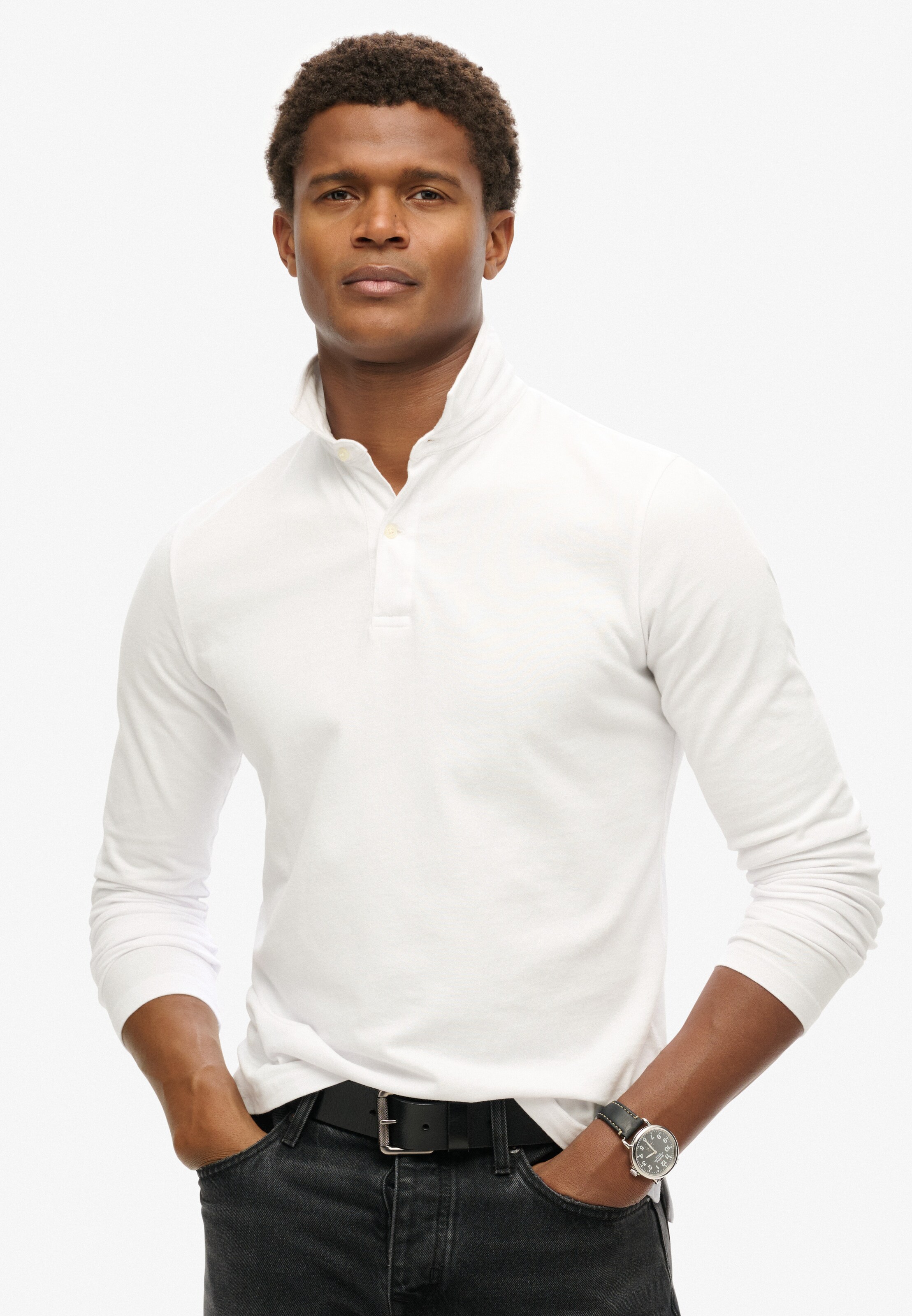 T-Shirt ' Studios' Superdry en blanc : devant