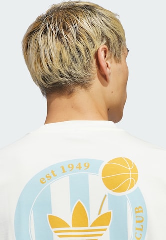T-Shirt 'Basketball' ADIDAS ORIGINALS en blanc