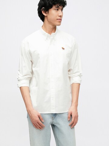 balts Abercrombie & Fitch Komforta piegriezums Krekls