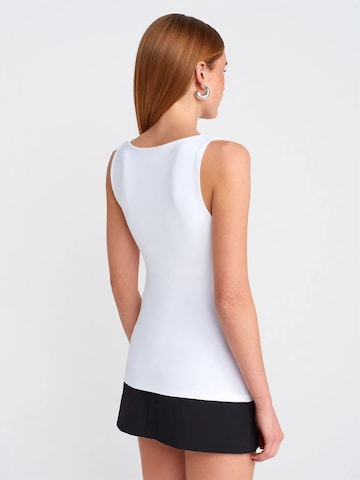 Top di Dilvin in bianco