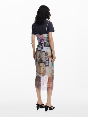 Rochie de la Desigual pe mai multe culori