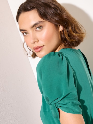 Abito di Friends Like These in verde