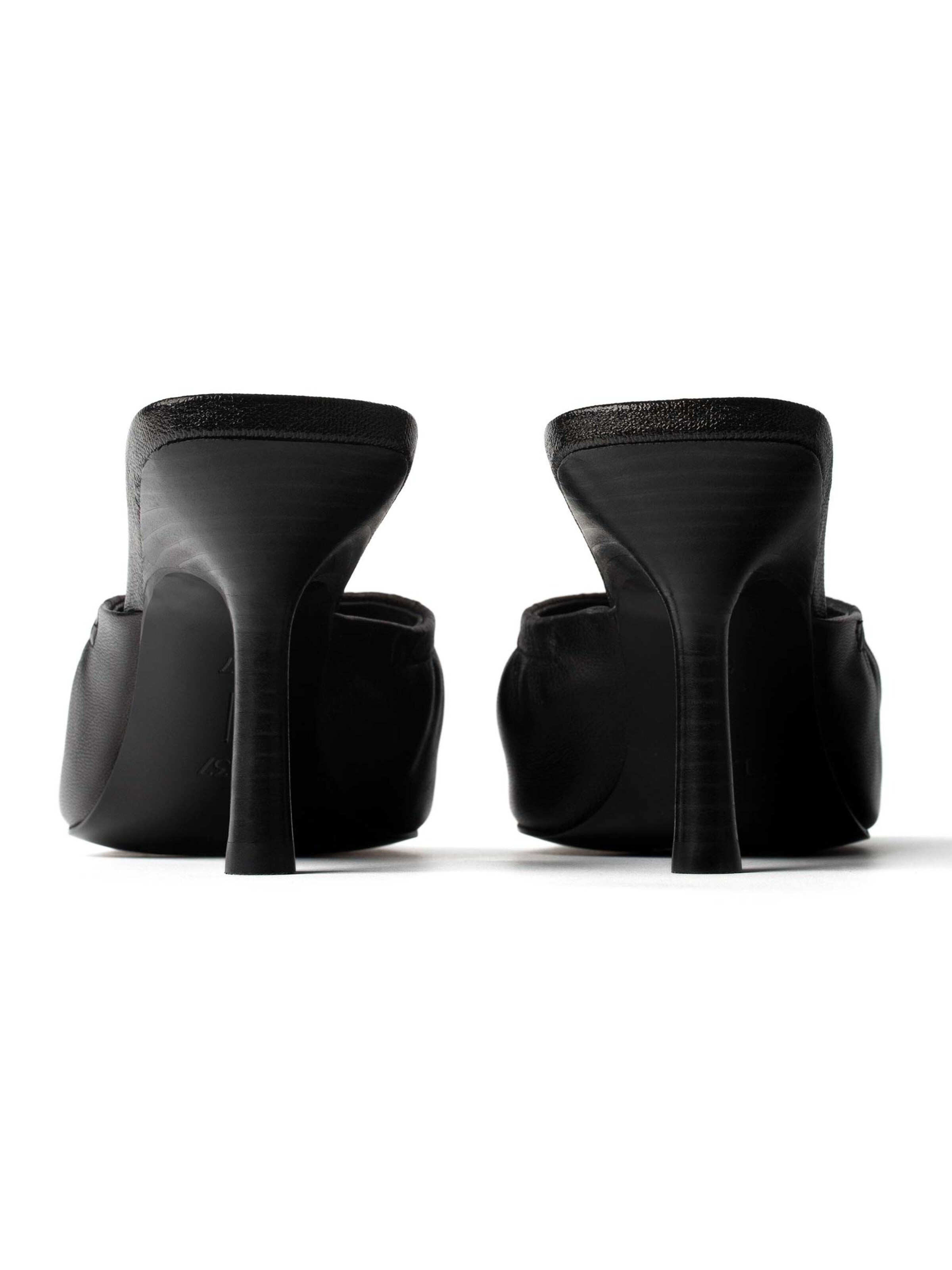 L37 HANDMADE SHOES Hjemmesko 'SUNLIGHT BETWEEN OUR HANDS' i sort