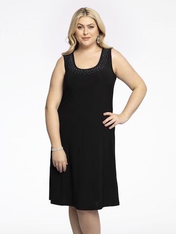 Yoek Dress in Black: front