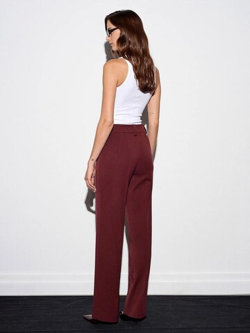 regular Pantaloni con piega frontale di Dilvin in rosso