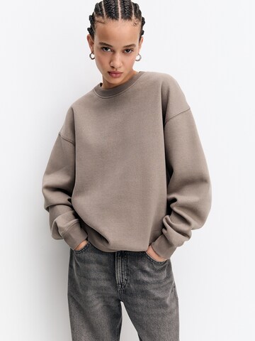 Pull&Bear Sweatshirt in Beige: front