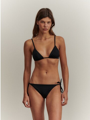 ABOUT YOU x Marie von Behrens Bikiniunderdel 'Amanda' i svart: framsida