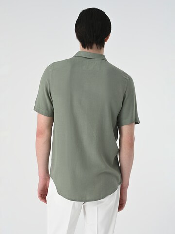 Coupe regular Chemise Antioch en vert