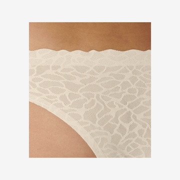 Slip 'Zero Feel Lace 2.0' de la SLOGGI pe bej