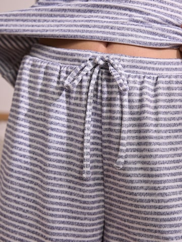 Next Pyjamashortsit värissä harmaa