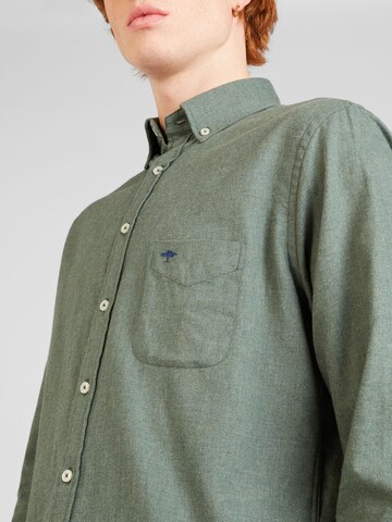 FYNCH-HATTON - Ajuste regular Camisa en verde