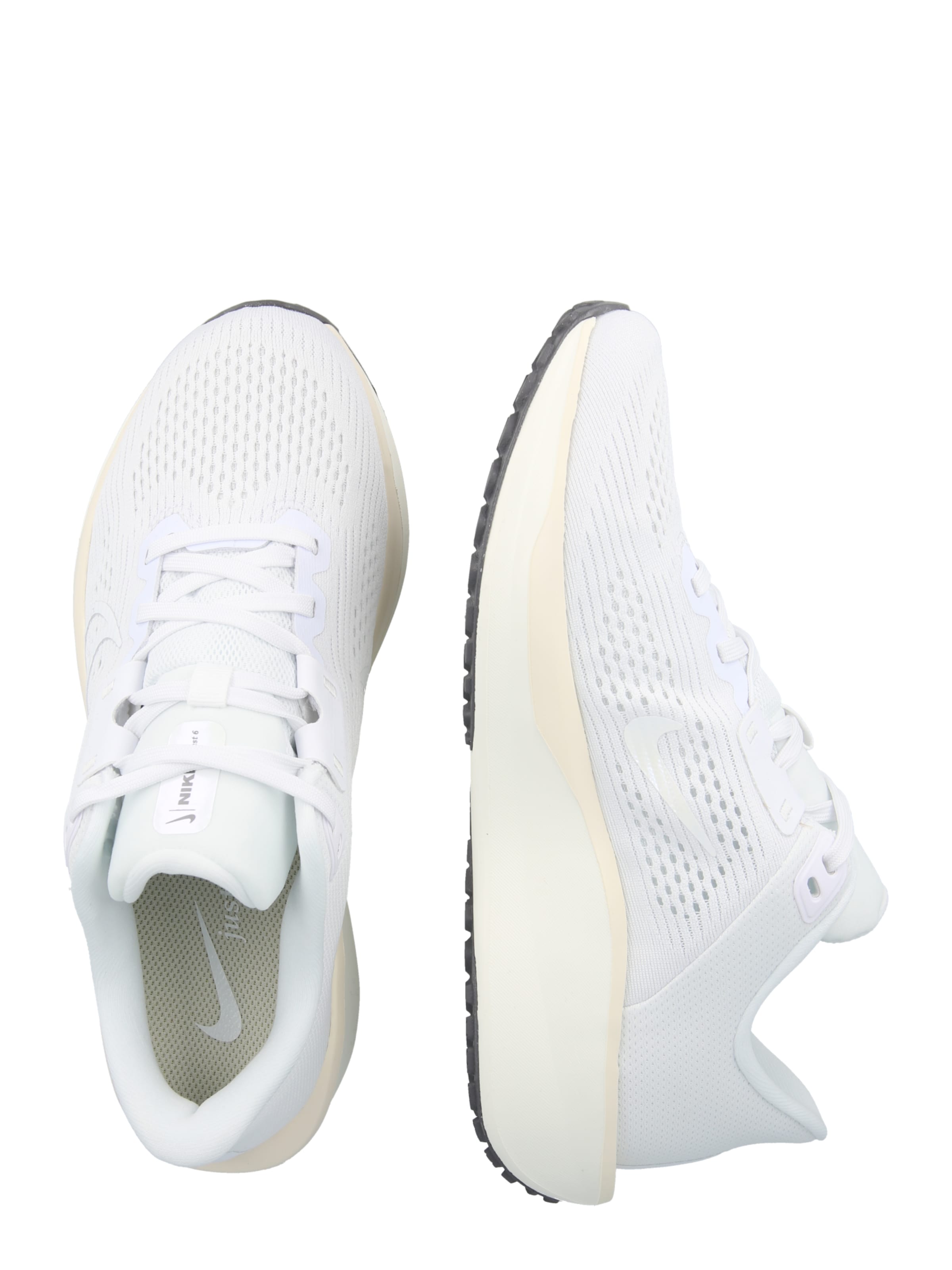 Chaussure de course 'Quest 6' NIKE en blanc