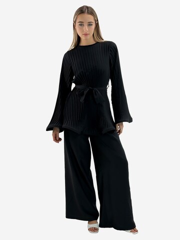 Elara Hausanzug in Schwarz