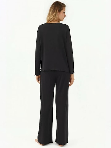 Hiccup Pajama in Black