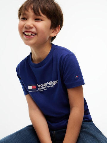 TOMMY HILFIGER Футболка 'BRAND LOVE' в Синий: спереди