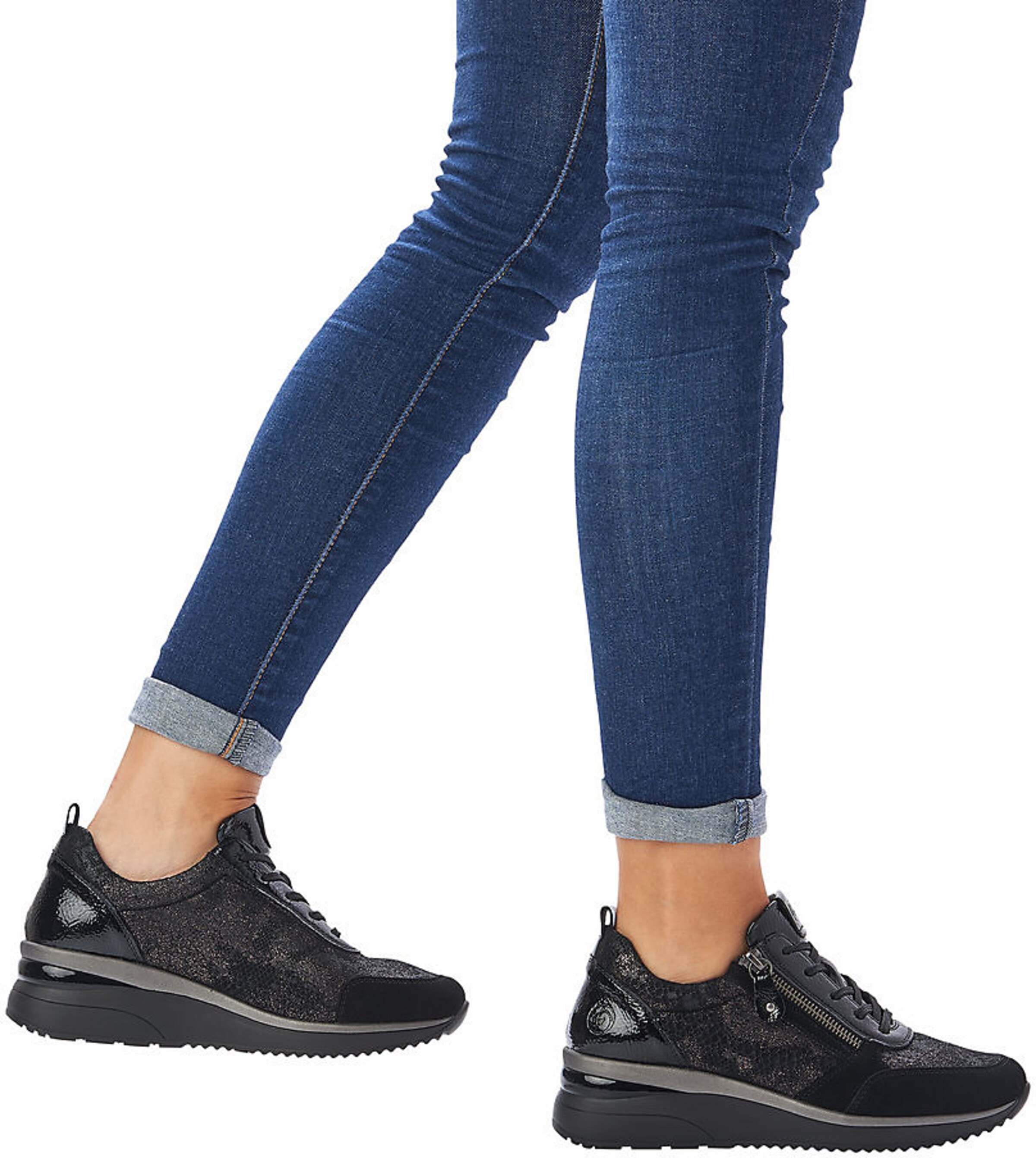 Baskets basses 'D2401' REMONTE en noir : devant