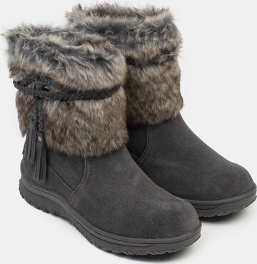 Minnetonka Boots 'Everett' in Grey