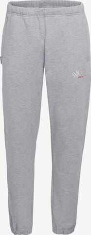 Regular Pantalon Unfair Athletics en gris : devant