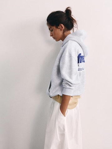 Pull&Bear Sweatshirt 'PACIFIC FRESH' in Grau