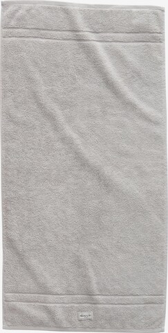 GANT Towel in Grey: front