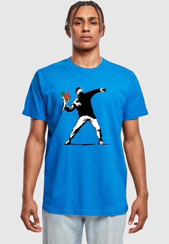 Maglietta 'Banksy - Love Is In The Air' di Merchcode in blu: frontale