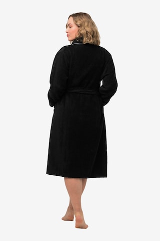 Ulla Popken Short Bathrobe in Black