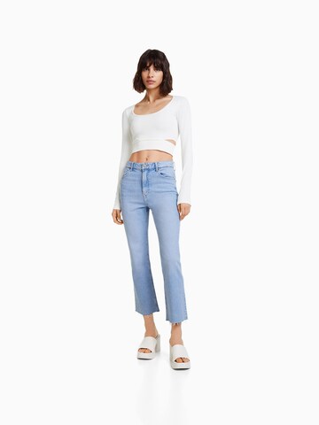 Bershka Flared Jeans in Blauw