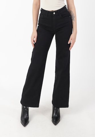 Elara Jeans in Black: front