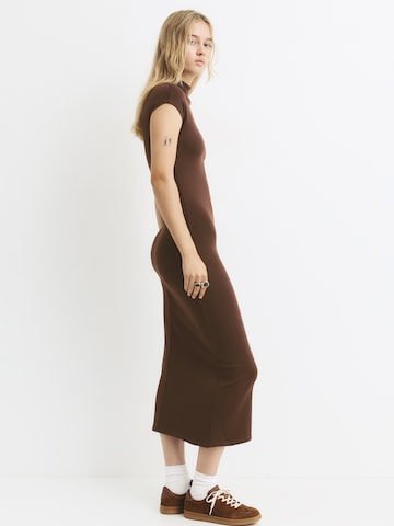 Pull&Bear Kleid in Braun