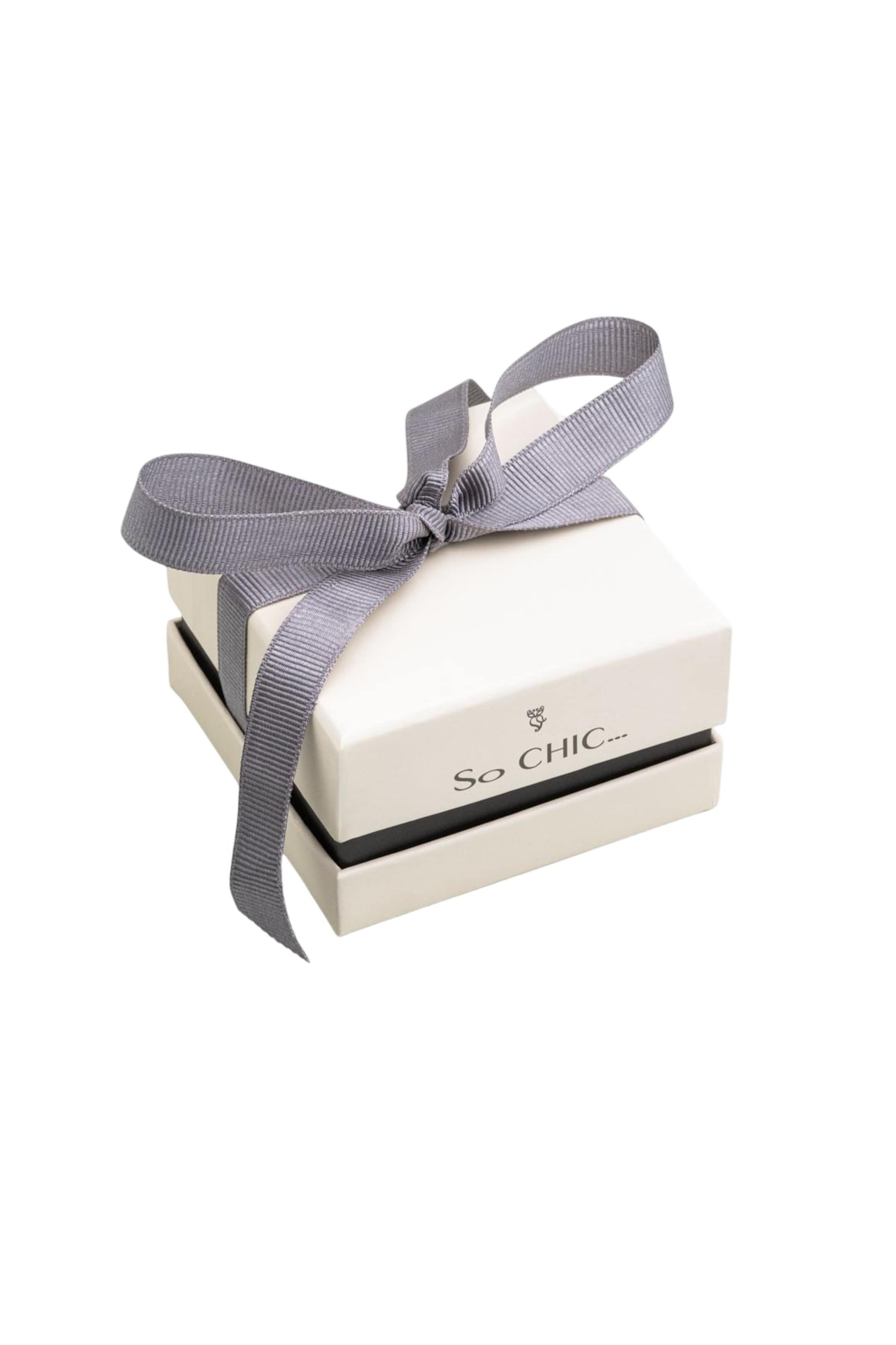 So Chic Necklace in Gold