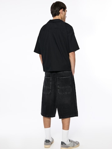 Pull&Bear Regular Shorts in Schwarz