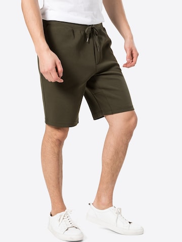Polo Ralph Lauren - Shorts en verde: frente
