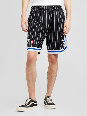 Mitchell & Ness Loosefit Παντελόνι 'Swingman' σε μαύρο: μπροστά