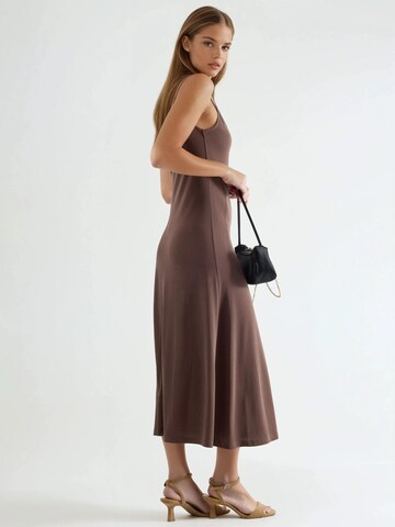 Busem - Vestido em castanho