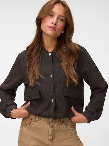 Giacca di mezza stagione 'VMBestie' di VERO MODA in grigio: frontale