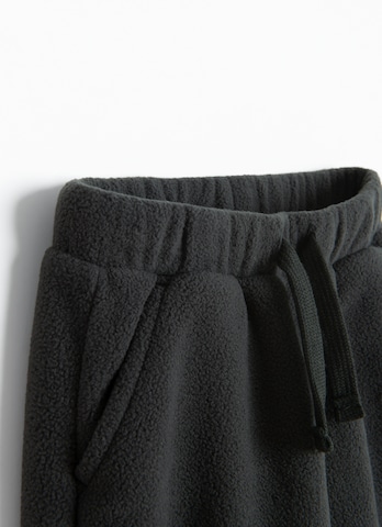 Tapered Pantaloni di COOL CLUB by SMYK in grigio