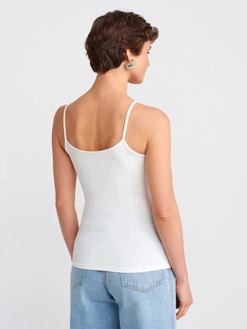 Dilvin Tanktops & Camis in Weiß